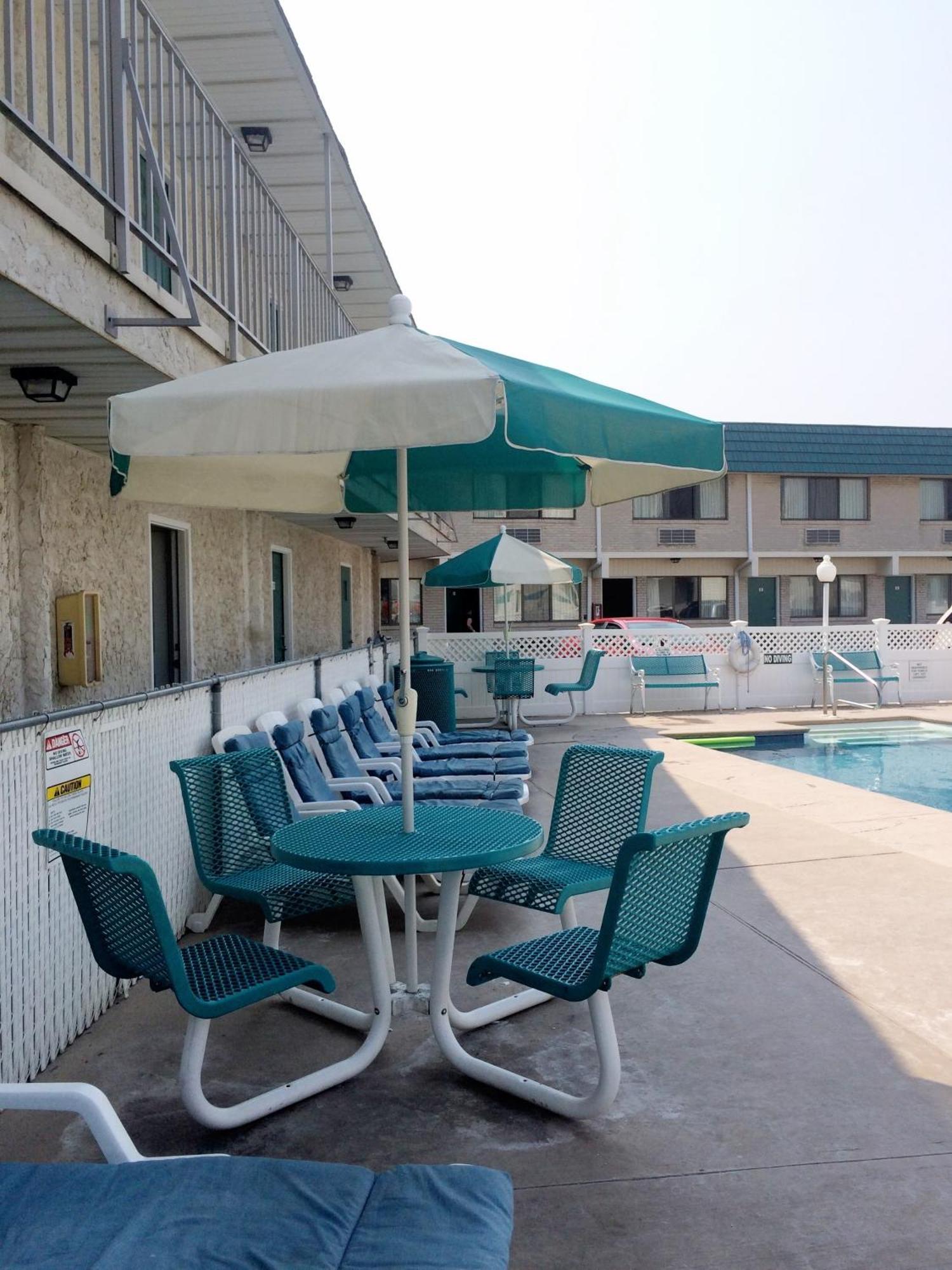 פוינט פלזנט ביץ' Sand Pebble Motor Lodge מראה חיצוני תמונה